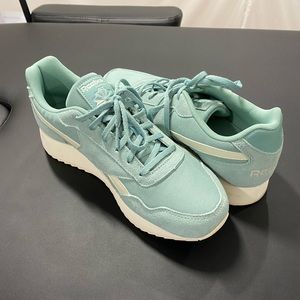 Women’s Reebok Sneaker